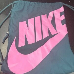 Nike Women's Pink and dark greenDrawstring Bag